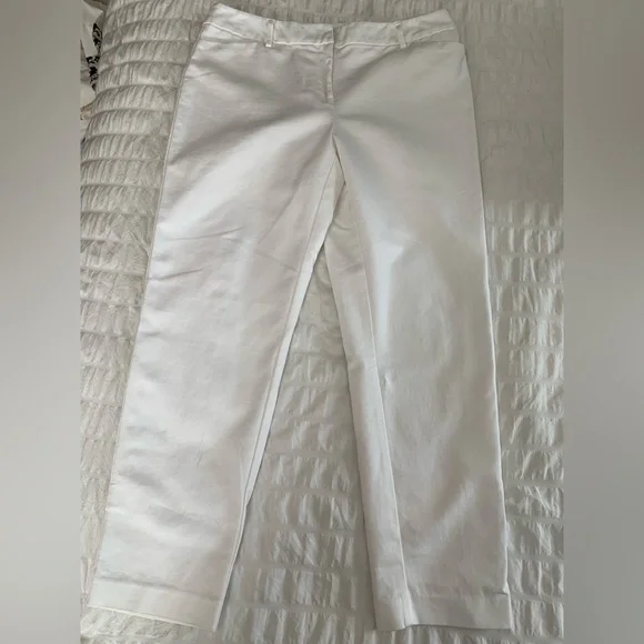 Liz Claiborne White Cropped Pants - Picture 3 of 16